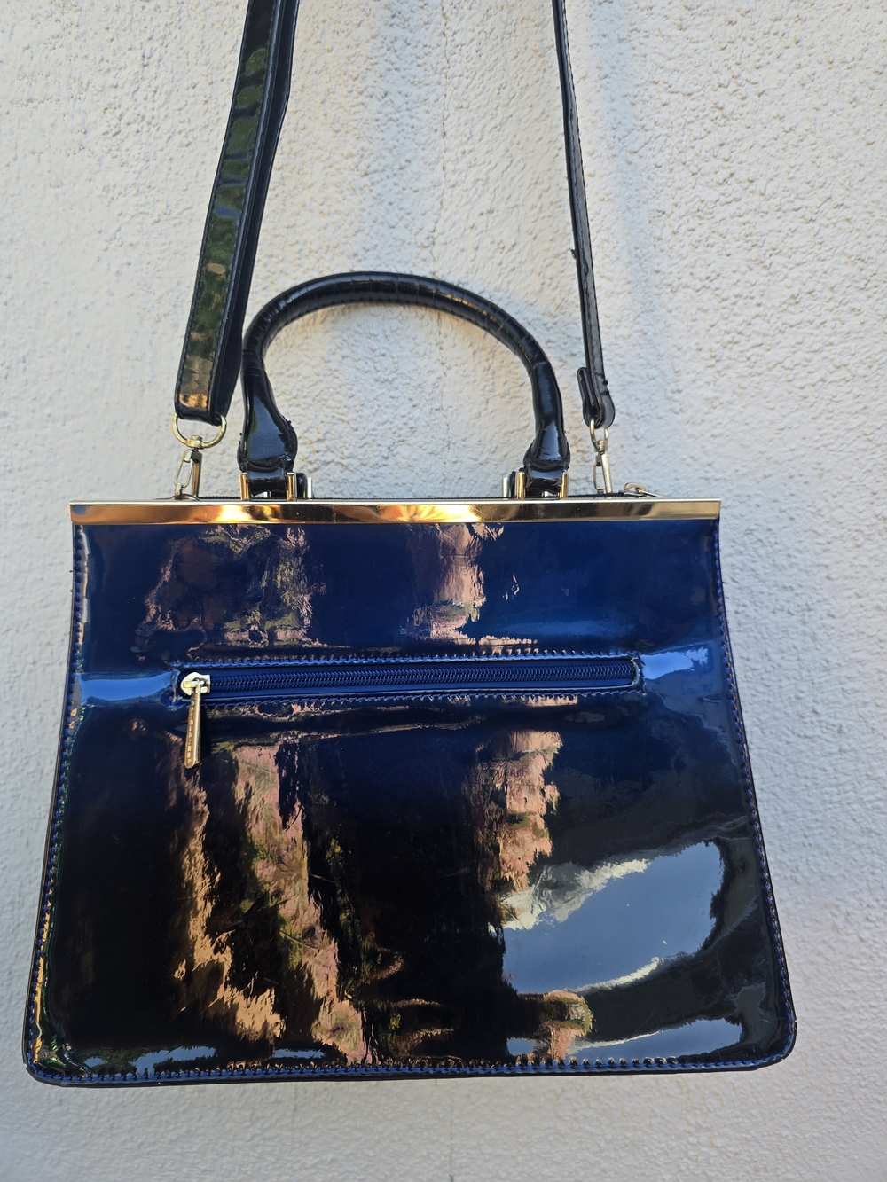 Black Blue Iridiscent Crocodrile Shoulder Bag with Gold Charm - Picture 7 of 16